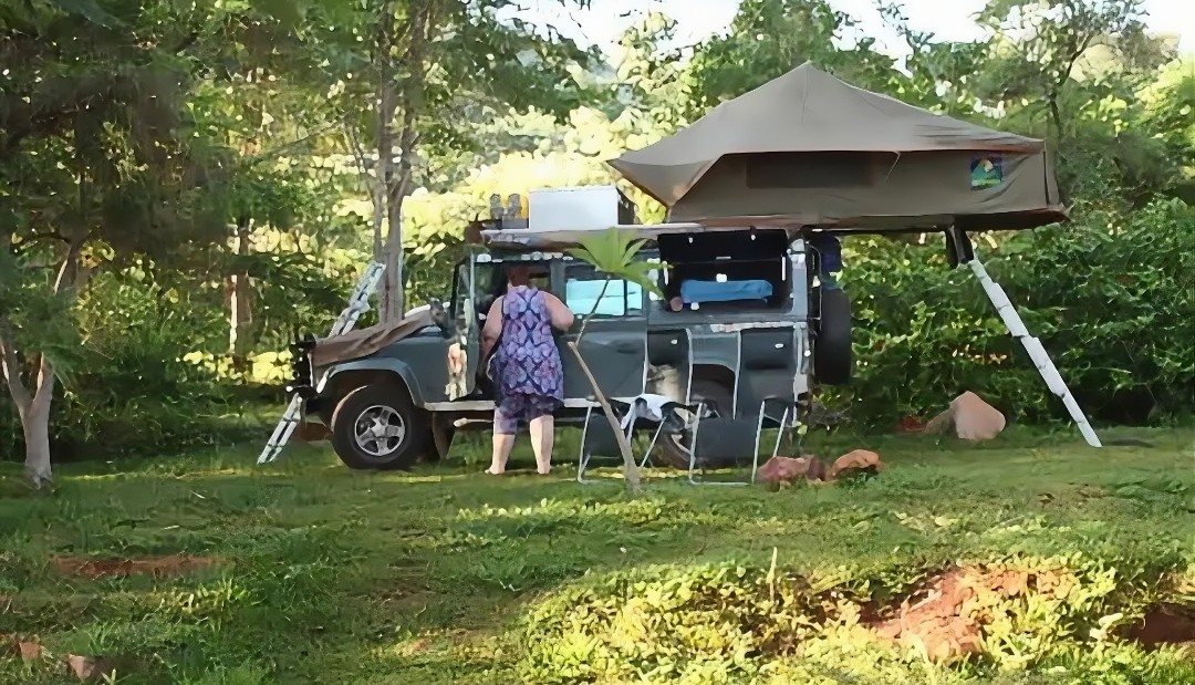 Rooftop tents in the shade