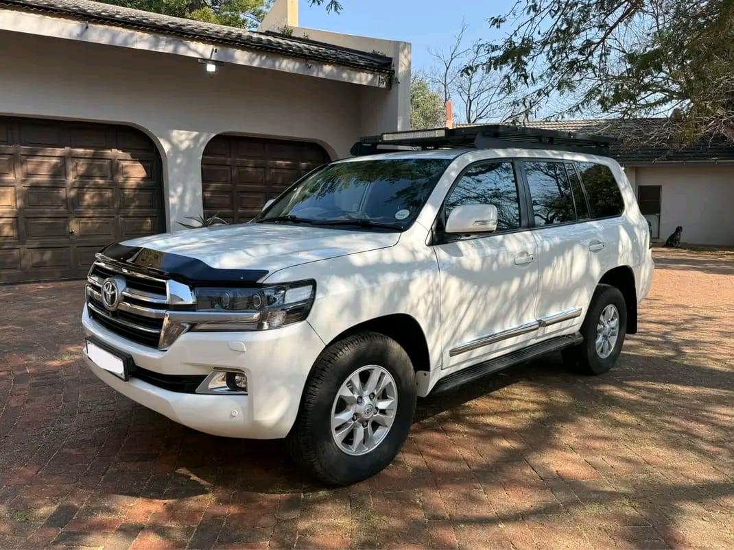 Toyota Land Cruiser transfer vehicle